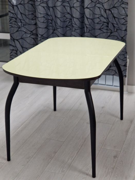 Продам кухонный стол