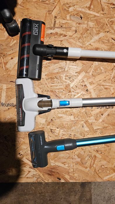 Aspiratoare verticale cu perie