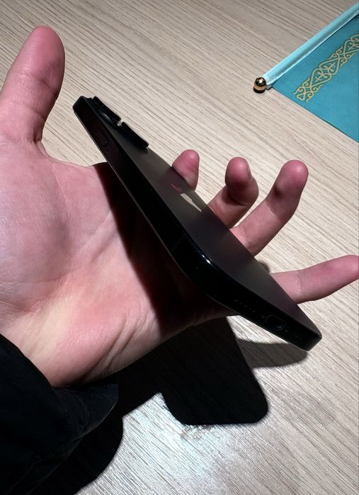 Продам. айфон 15