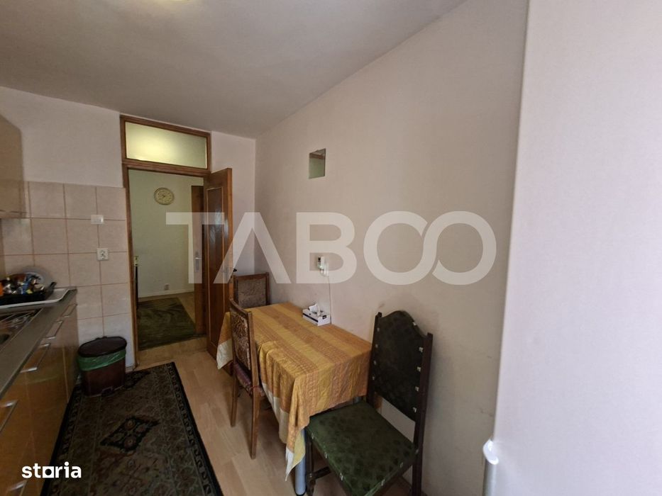 Apartament 3 camere etaj 1 de inchiriat zona Scoala de Inot Sibiu