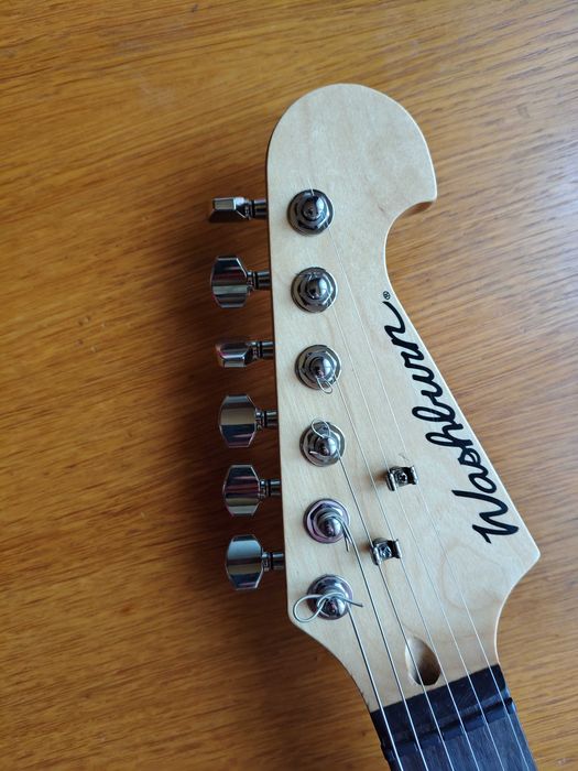 Електрическа китара Washburn Sonamaster (адаптери от Fender Japan)