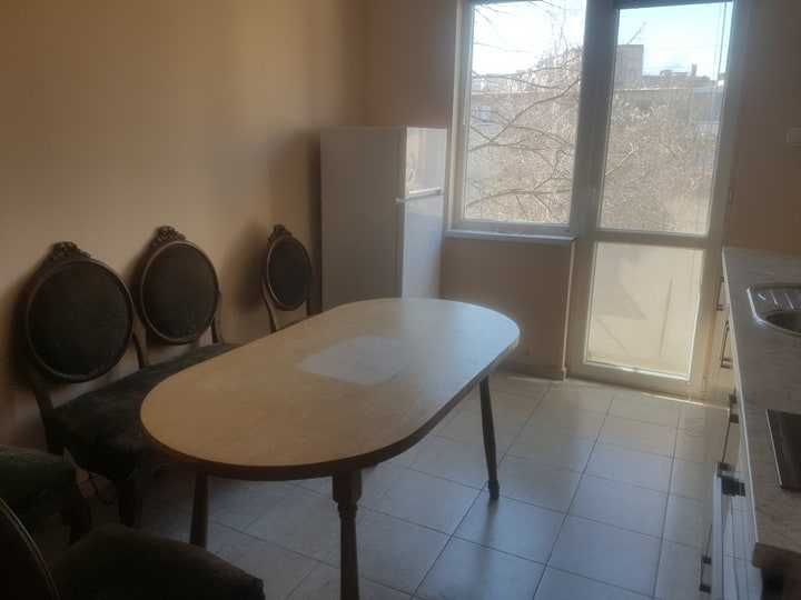 Дава се под наем Двустаен апартамент в Бургас, Лазур - 71 кв.м за 204 € - Снимка #5