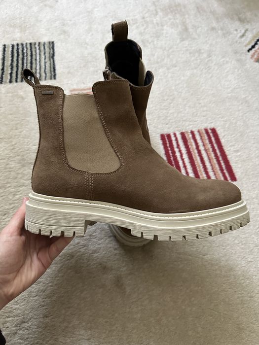 Велурени боти Geox