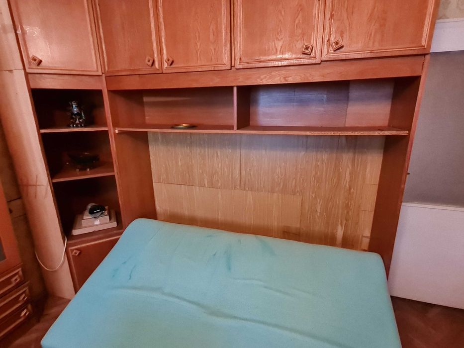 Продавам холна секция