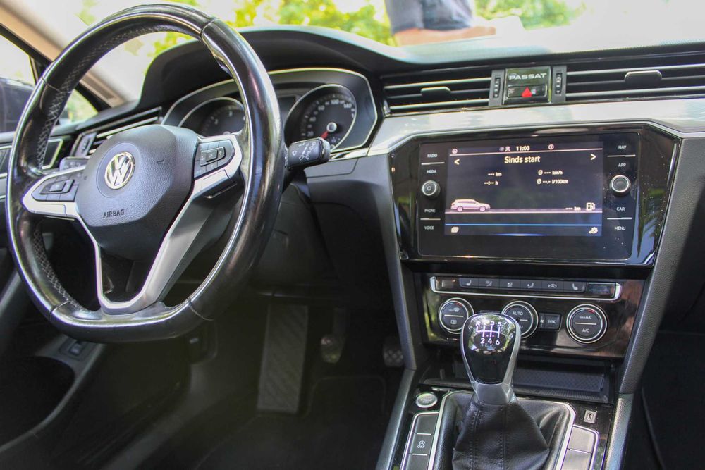 VOLKSWAGEN Passat 2020 — imagine 4