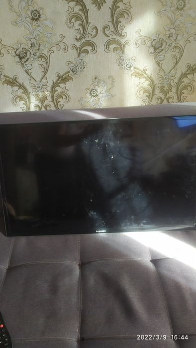 Продам 2 телевизора не рабочие.