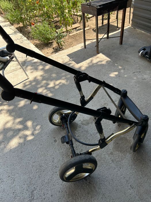 Cărucior Comodo 3 în 1
