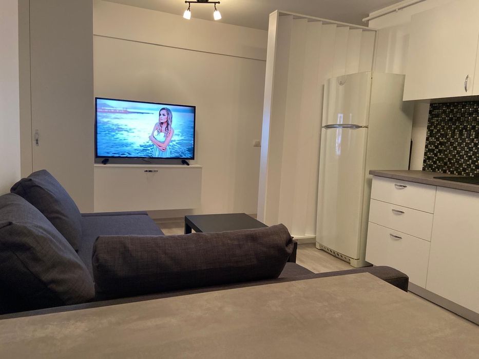 Închiriez apartament