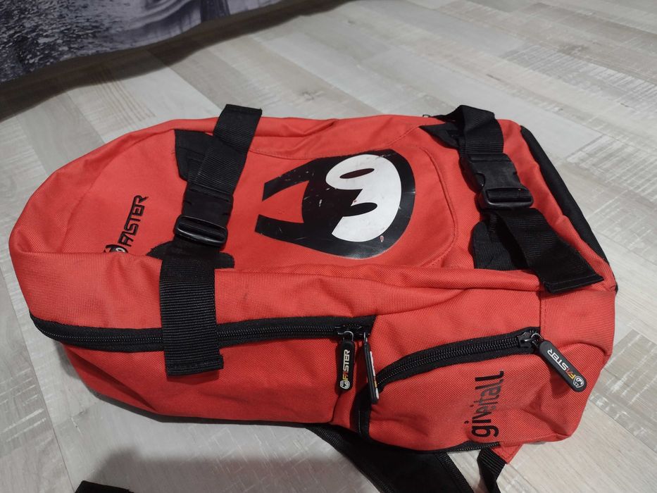 Ghiozdan scoala, un compartimente mare, 2 buzunare laterale cu fermoar