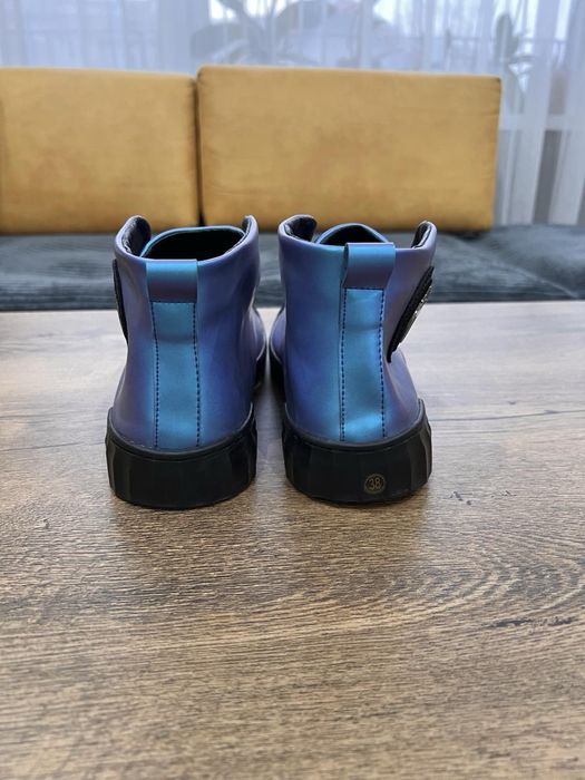 Дамски нови обувки