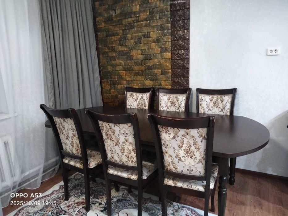 Стол стулья дерево