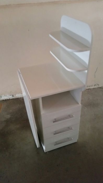 Маникюрный стол ( стол для маникюра)