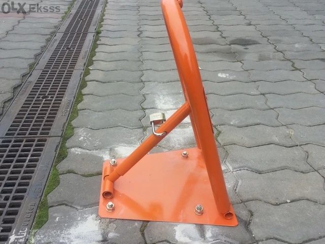 Подарък катинар и анкерни болтове Антипаркинг скоба