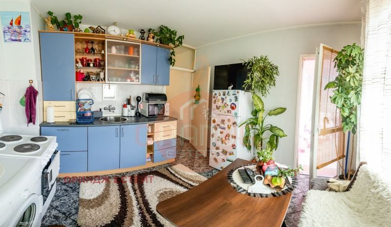 Продава се Тристаен апартамент в София, Обеля 1 - 89 кв.м за 2079 €/кв.м - Снимка #1