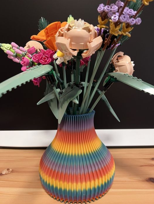 Vand vaza printata 3D, pentru flori Lego