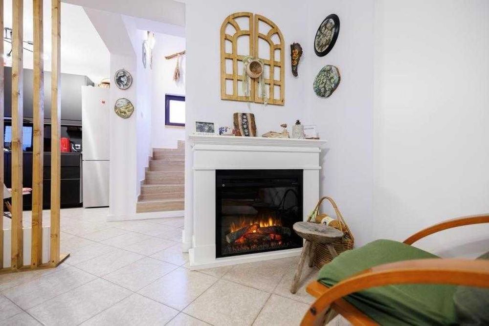 Proprietar, inchiriez casa spatioasa, cocheta, P+M, zona Branului
