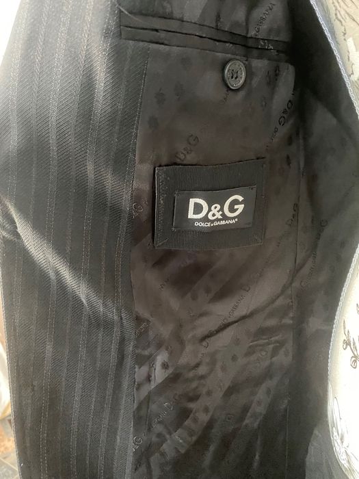 Costum Dolce & Gabbana în stare foarte buna