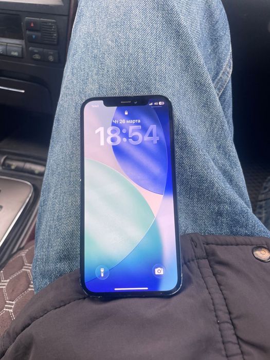 Айфон 12 сатылады