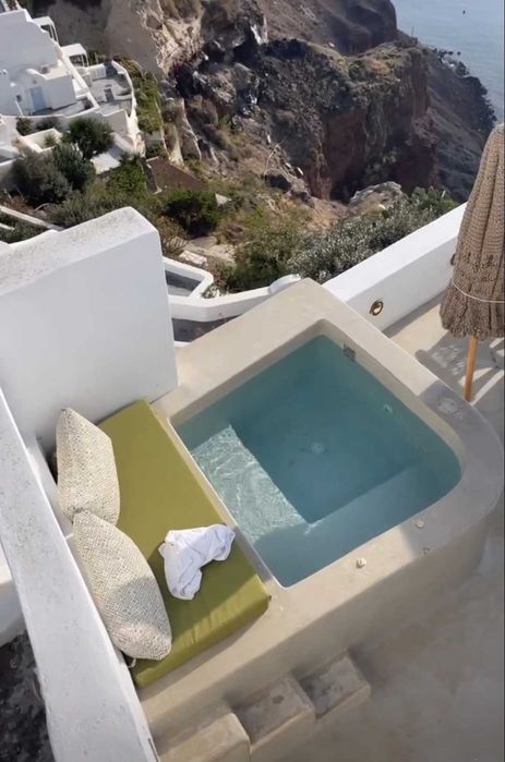 Изработка по поръчка калъфи за дивани, градински възглавници и др.