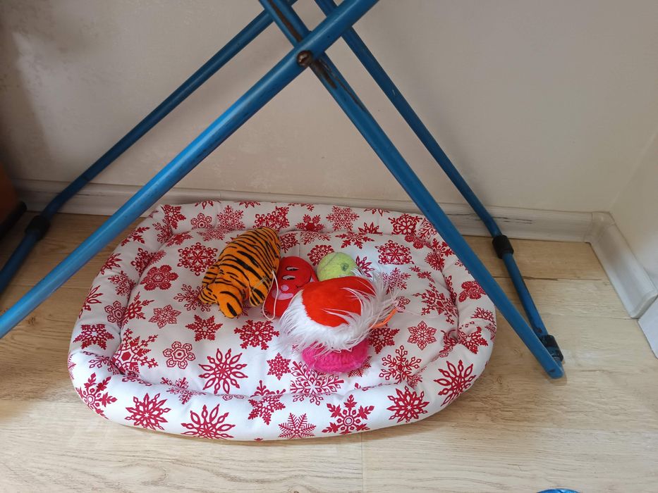 Лежанка для кошек