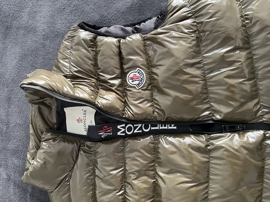 Vesta Moncler ,aproape noua