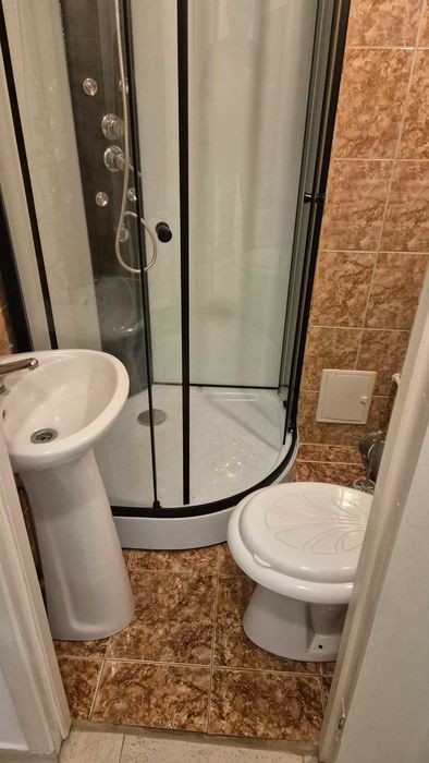 Închiriez garsonieră decomandată, Rogerius, 200E