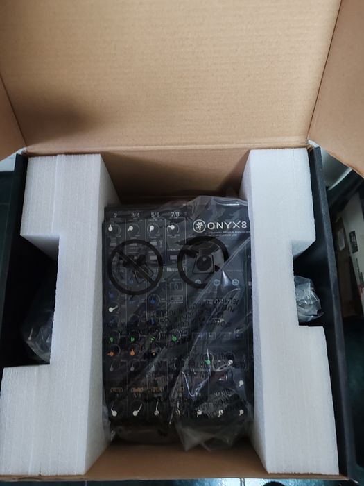 Când mixer Mackie ONYX8