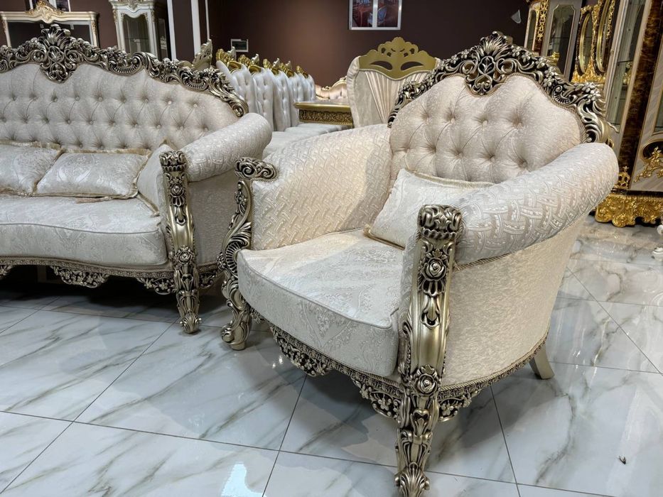 Мягкий мебель в поодаже