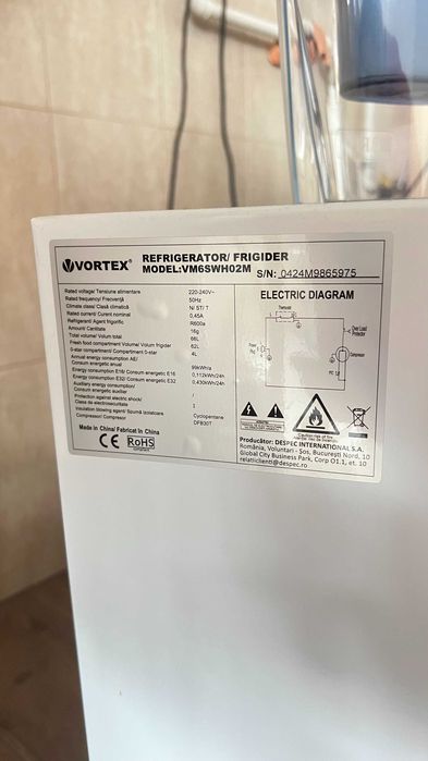 Frigider compact VORTEX ~66L – nou, ideal pentru spații mici