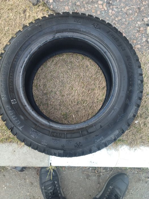 Шина (зимние шипованные)