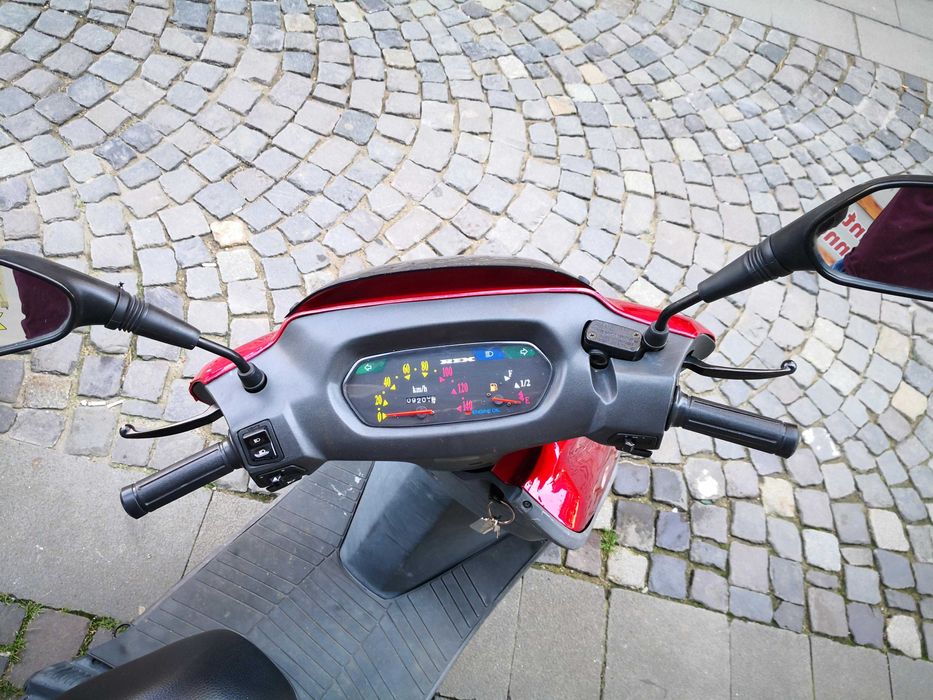 SCUTER 125 cmc Stare buna, Se poate conduce cu Categoria B125