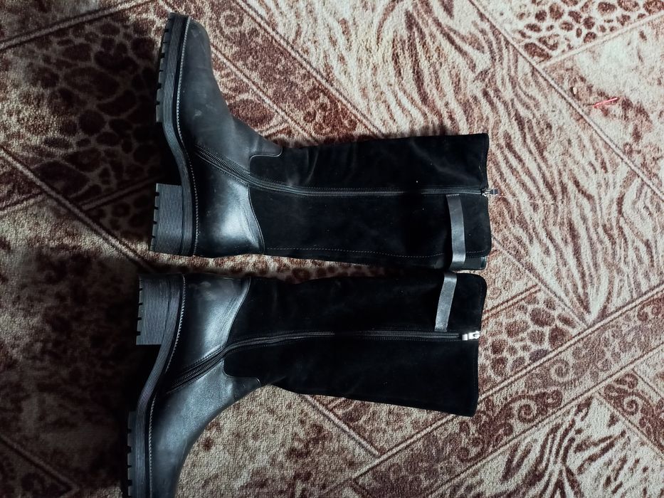 Продам женские сапоги