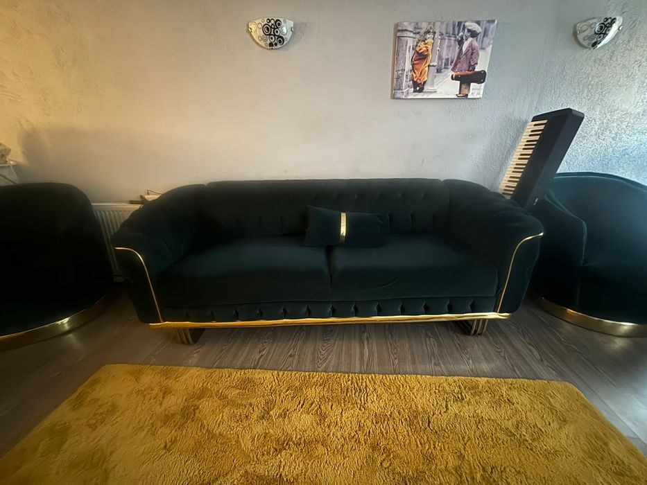 Vând set canapea și fotolii