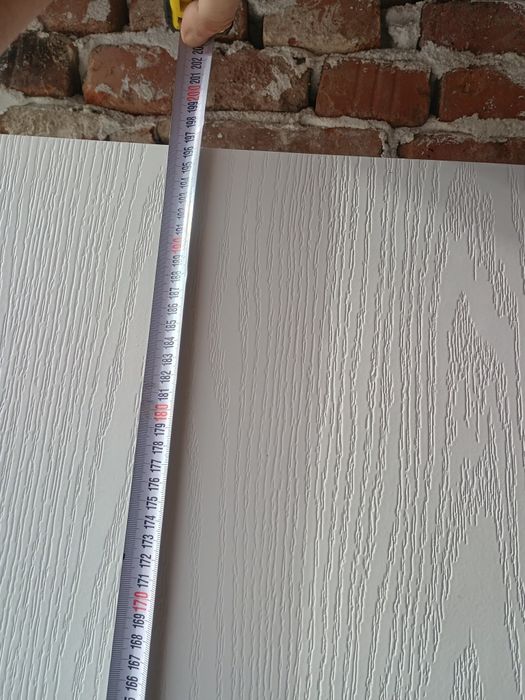 Интериорни врата един брой десни