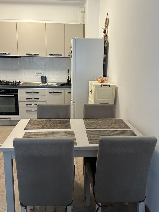 Inchiriez apartament cu 2 camere