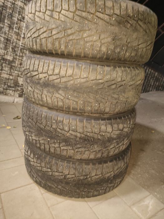 Продам б/у резину шипованную