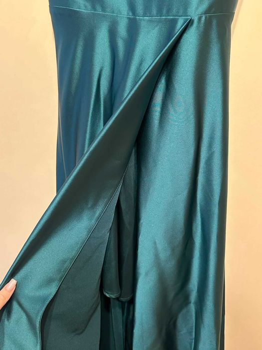 Изумрудена дълга официална рокля- сатен, елегантен модел