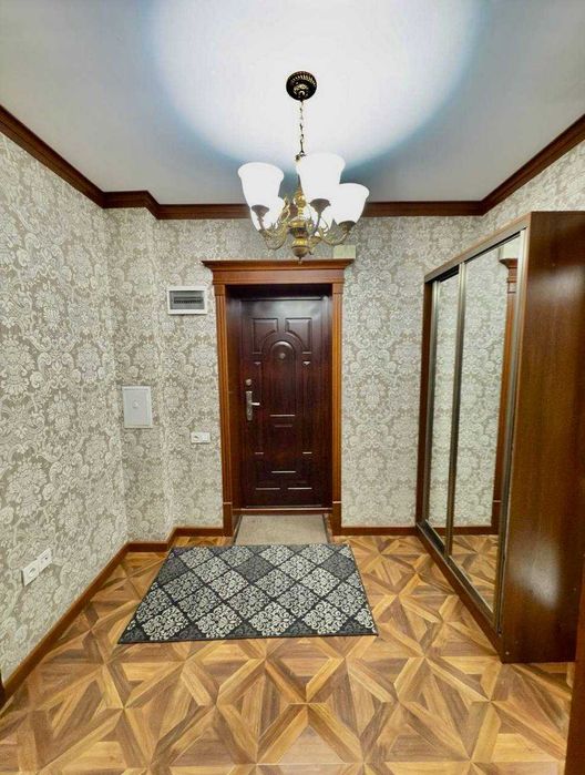 Продаётся 2-комнатная 62 м², 3/4, с арендатором (750 у.е/мес) — Ц-1