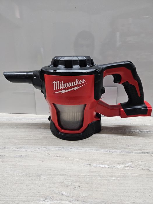 Milwaukee Прахосмукачка M18CV 18V.