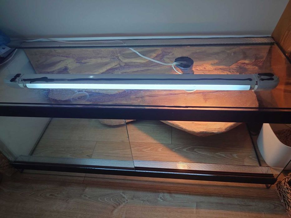 Терариум 100×40×40 см с 3D гръб + осветление