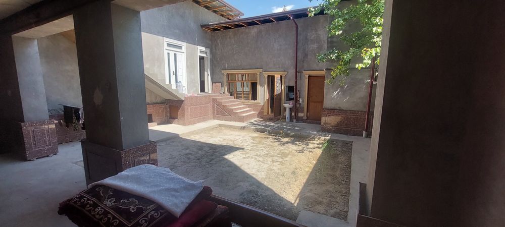 Nazarbek Ittifoqda 4 xonali uy! 2 padval, 2 sanuzel, kommuni