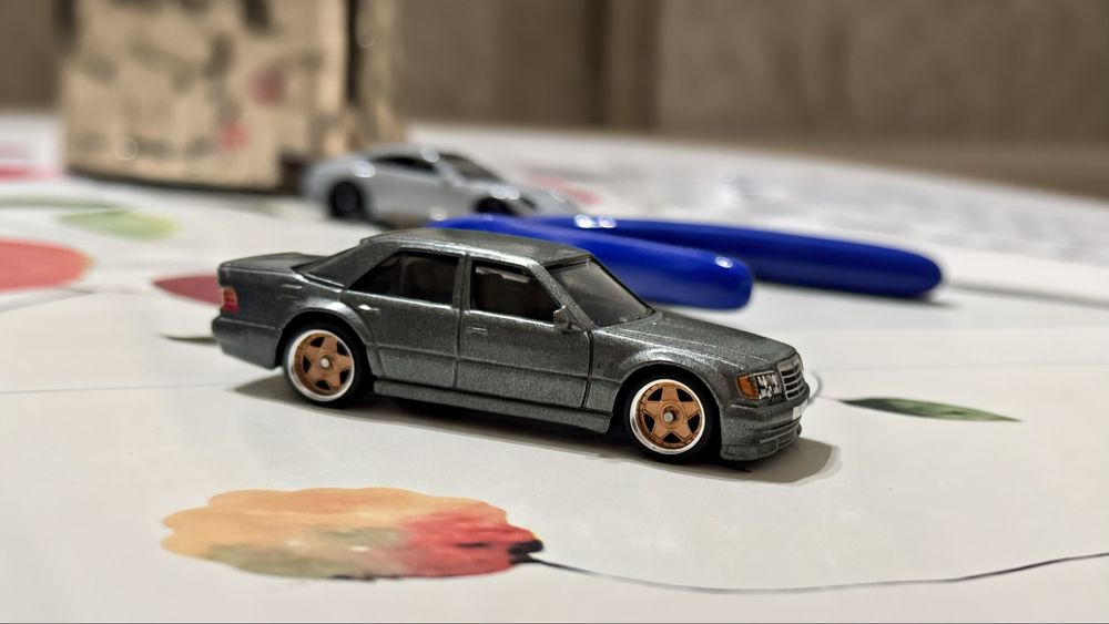 Кастомный Hotwheels W124 E500