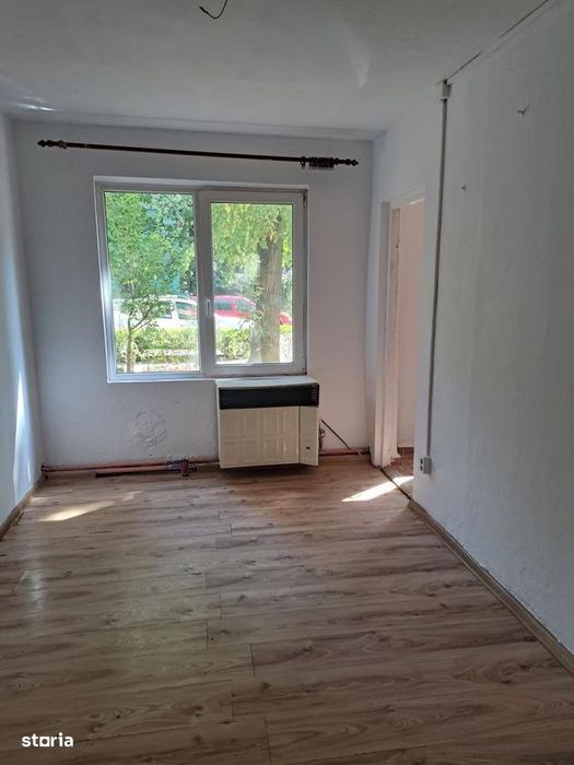 Apartament 2 camere , parter , Neajlov M14 , 31.000 euro neg.