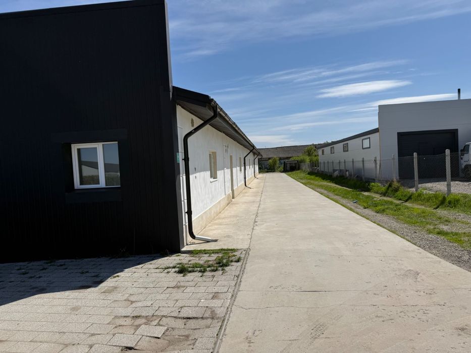 Hală de închiriat 375 mp + curte 1400 mp | acces DJ119 | 5 min centura Bacău | renovată