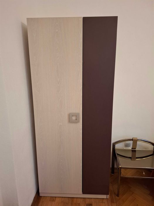 Biblioteca dormitor si dulap haine Mobexpert, comoda TV, pat Ikea