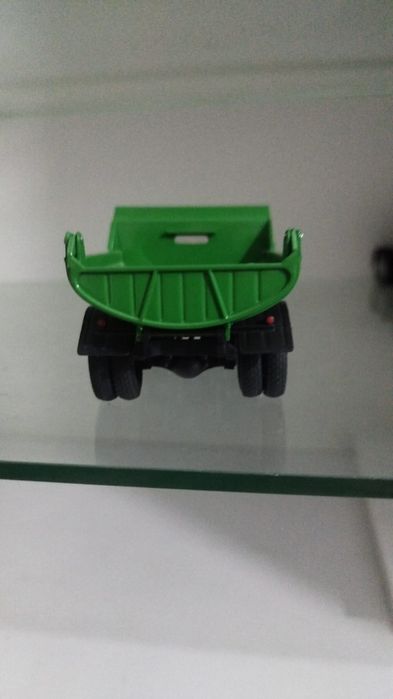 Продам модель ЗИЛ ММЗ 555 1/43