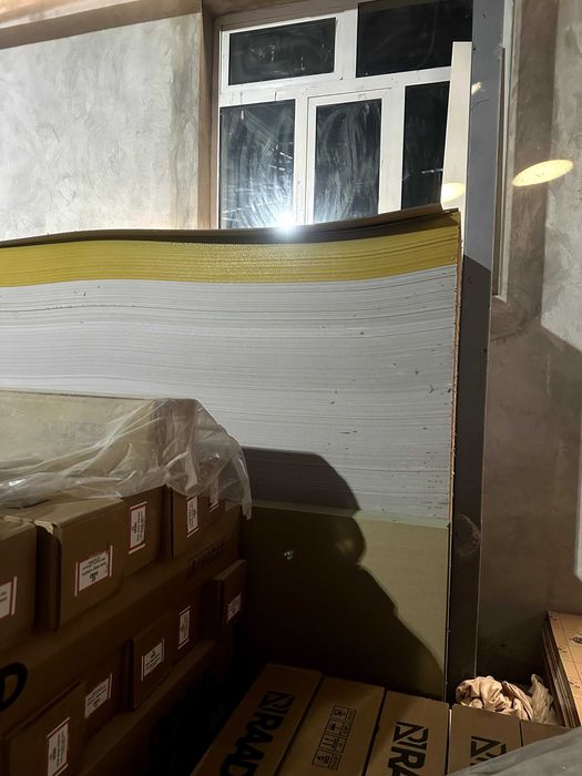 Акрил цветной листы для рекламы и вывесок