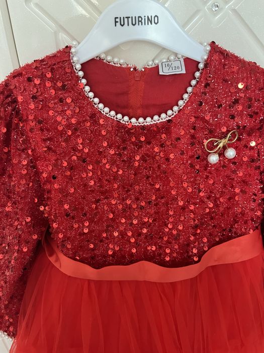 Нарядное платье на девочку