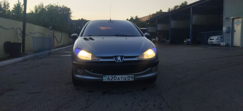 Продам Peugeot 206,АКПП.