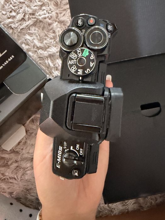 camera olympus OM-D E-M10 mark III zoom kit